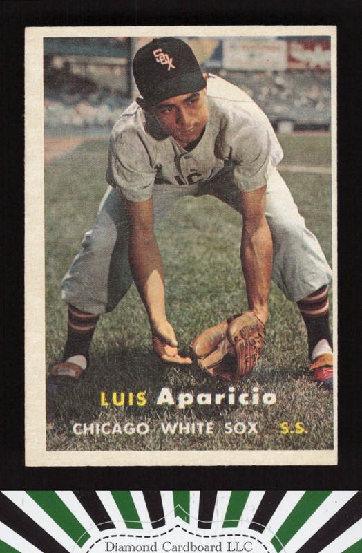 1957 Topps #7 Luis Aparicio EX+ e, front